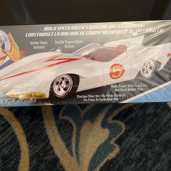 Speed Racer Mach 5 Race Car Retro 1/25 Scale Snap-It 54 Piece Skill 2 Model Kit - Picture 3 of 6